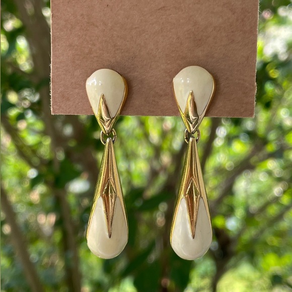 Vintage Monet Cream and Gold Tone Dangle Stud Earrings Deco Style - Picture 1 of 5